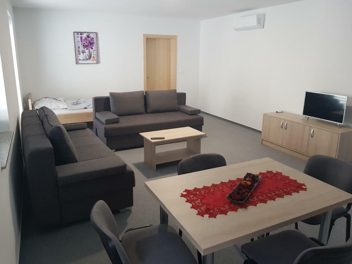 Apartmaji Jankovic Logatec Exterior photo